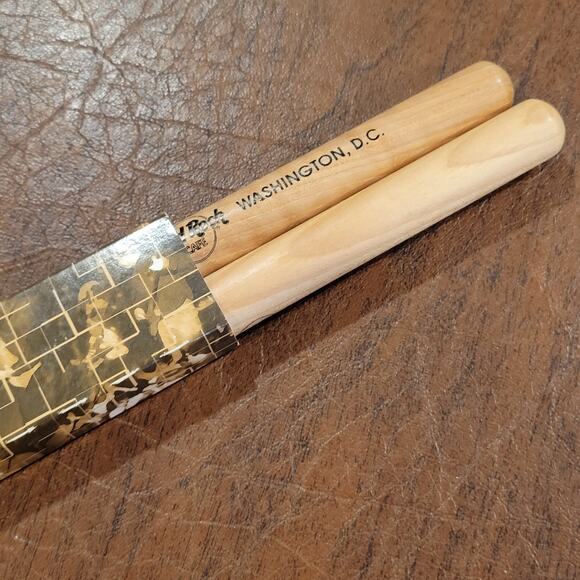 HARD ROCK CAFE HRC Natural Wood Drum Sticks 16" Washington D.C. - Picture 3 of 6